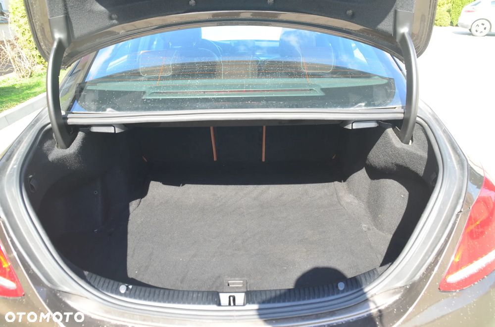 Mercedes-Benz Klasa C 200 4Matic 7G-TRONIC AMG Line - 12