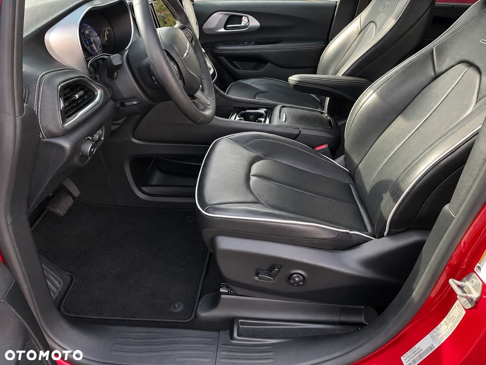 Chrysler Pacifica - 9