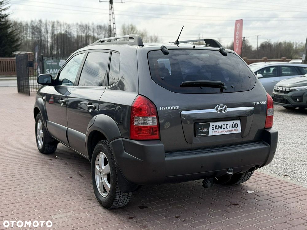 Hyundai Tucson 2.0 2WD GLS - 10
