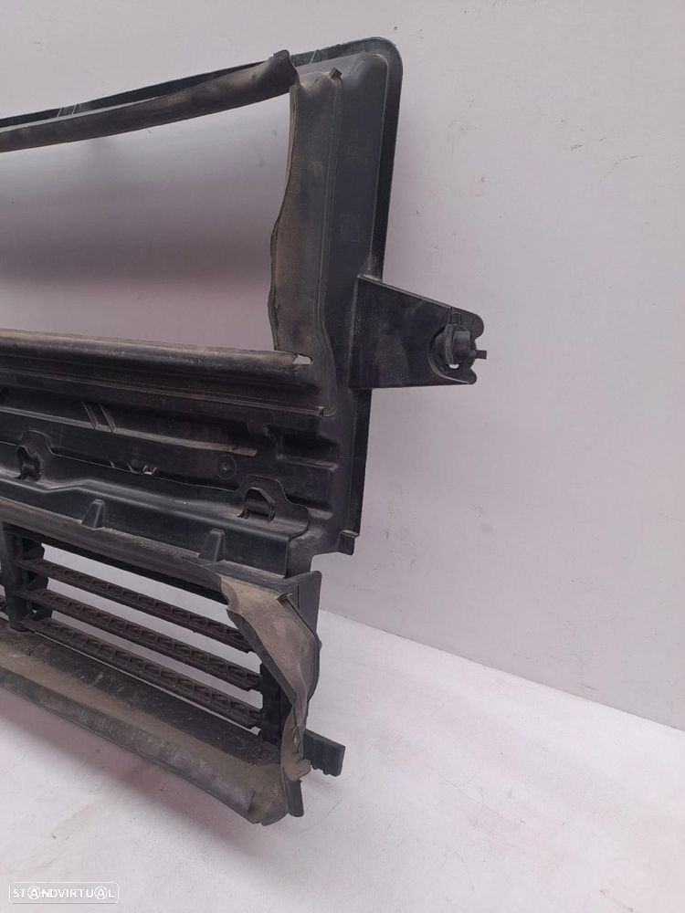 Grelha frente VOLVO V60 II Cross Country (227) - 4