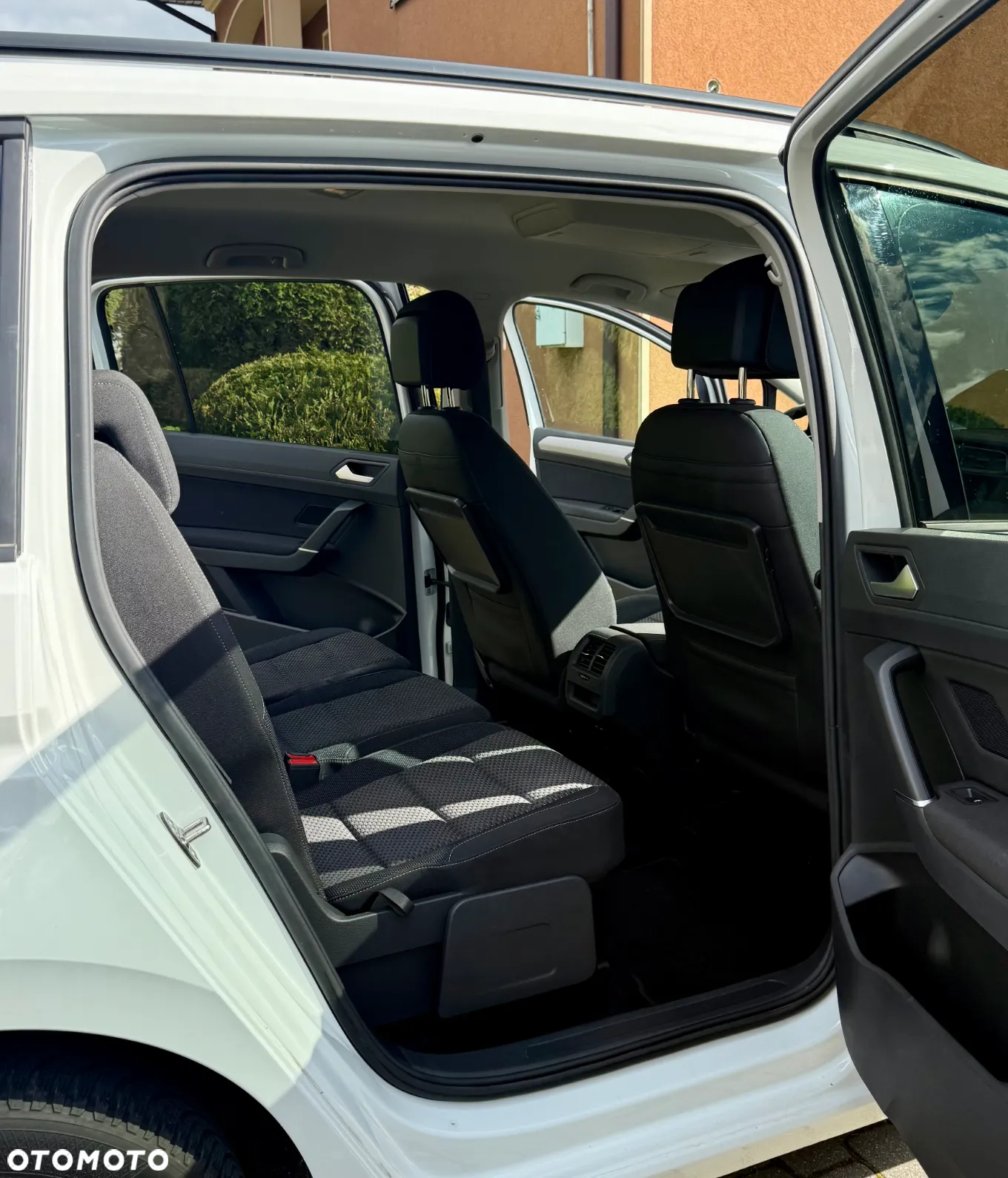 Volkswagen Touran - 10
