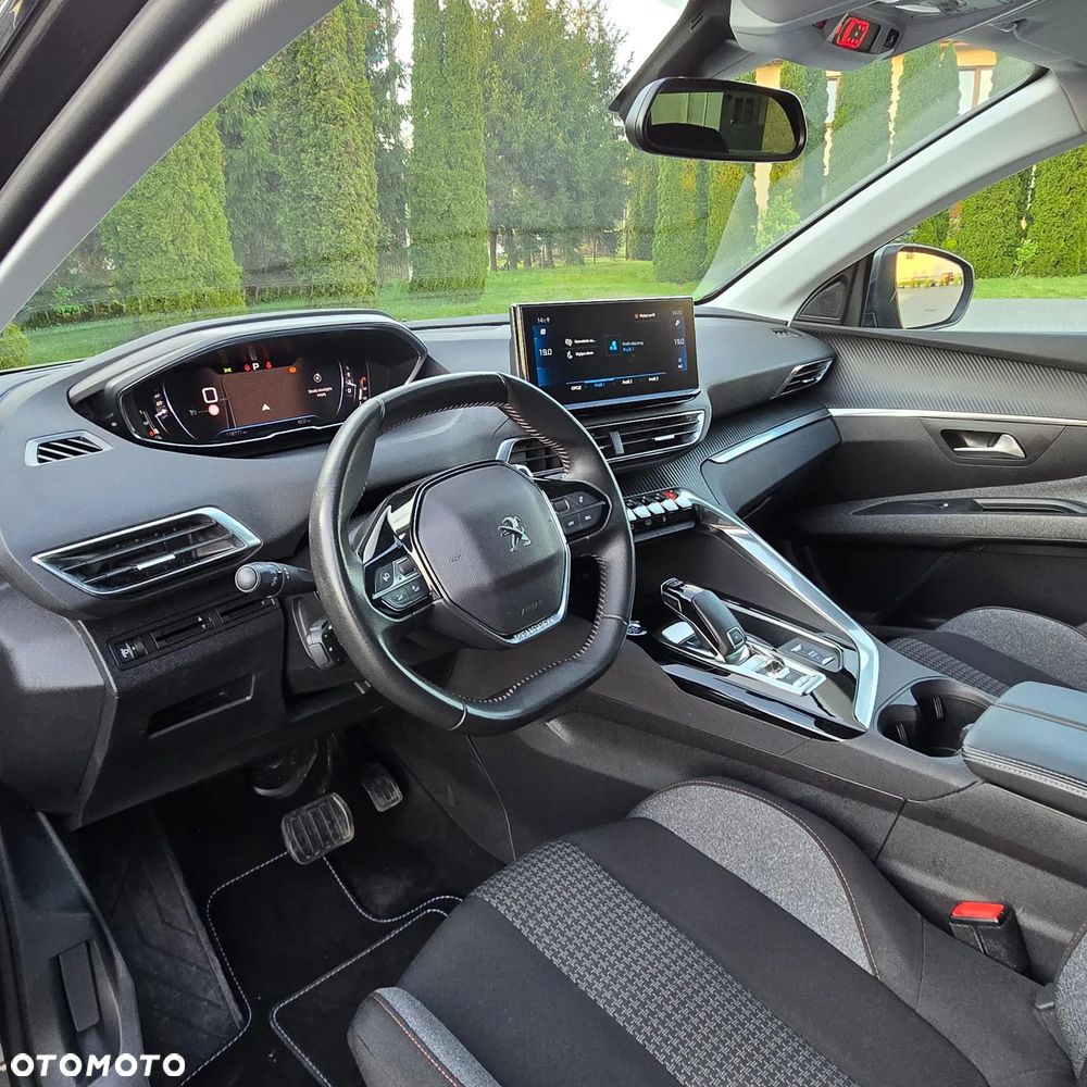 Peugeot 5008 PureTech 130 EAT8 Stop & Start Roadtrip - 28
