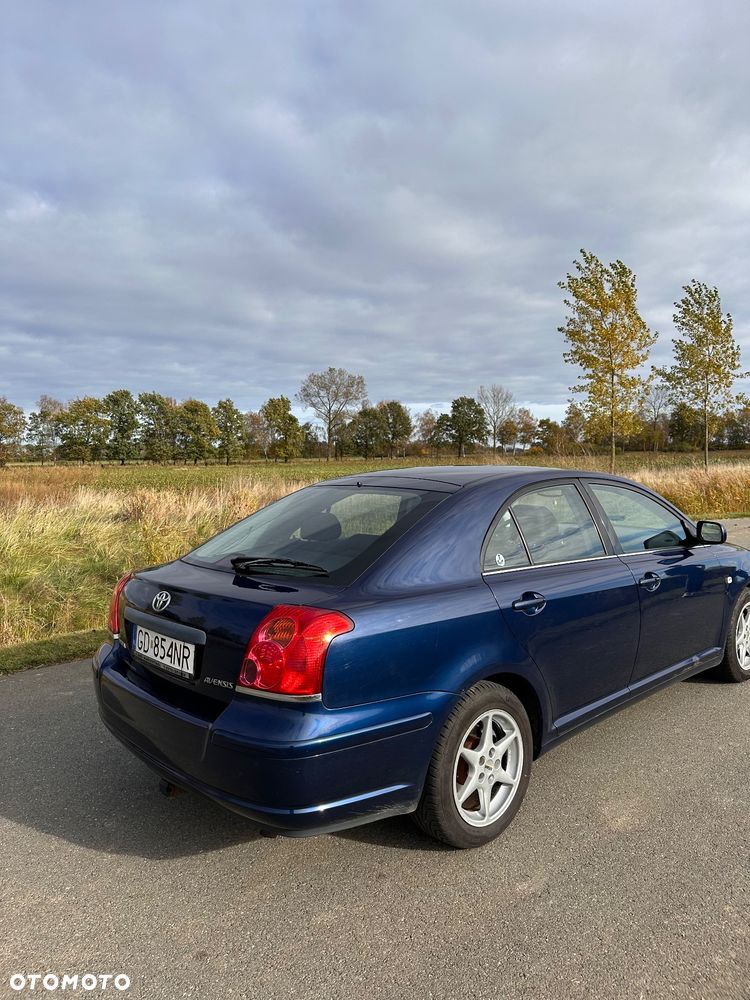 Toyota Avensis 1.8 VVT-i Luna - 11