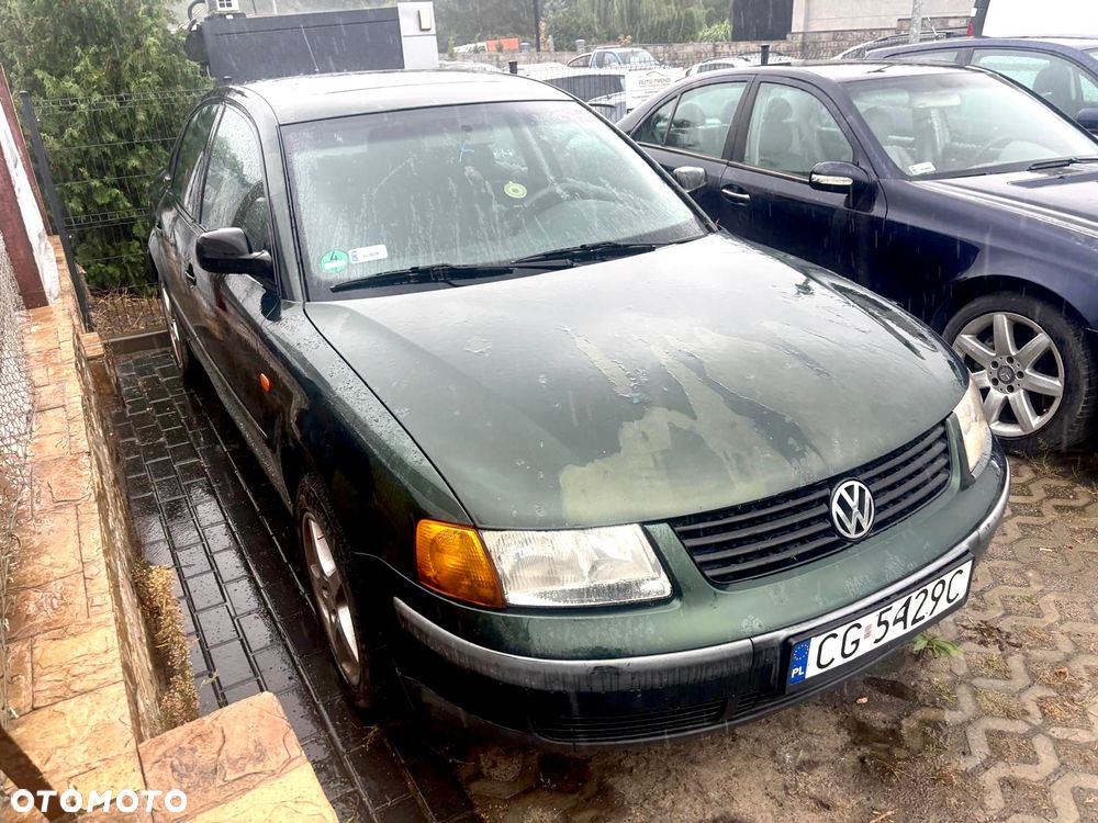 Volkswagen Passat 1.8 - 4