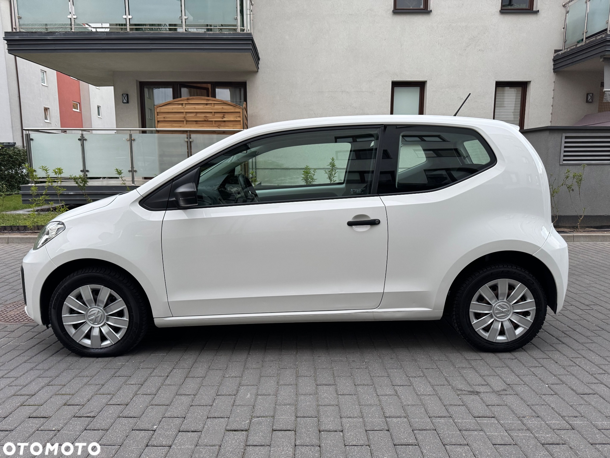 Volkswagen up! 1.0 beats - 10