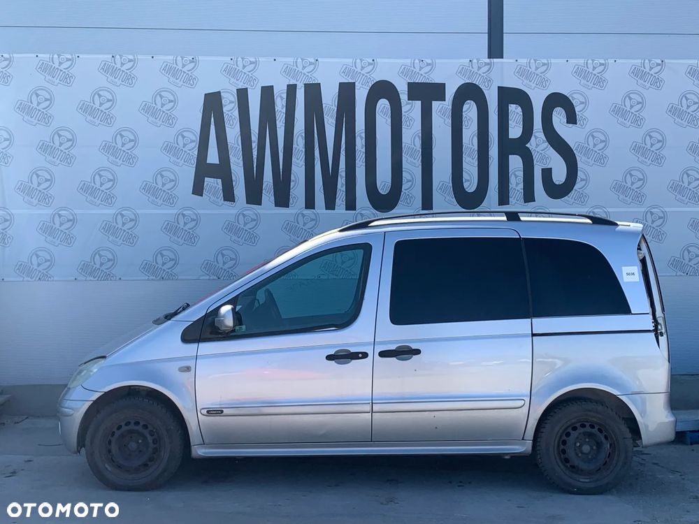 MERCEDES VANEO 2003 *SAMOCHÓD NA CZĘŚCI* 5036 9744 (Kolor lakieru srebrny brylantowy metalik MB 9744) MASKA, LAMPA, DRZWI, LUSTERKO, ZDERZAK, GRILL, BŁOTNIK, KLAPA, BELKA, DESKA, FOTELE, KANAPA, ĆWIARTKA KIEROWNICA, TARCZE, ZACISKI, ZAWIESZENIE, KOMPLETNY PRZÓD, KOMPLETNY TYŁ, LICZNIK, ZEGARY, PRAWE LEWE PRZÓD TYŁ - 1