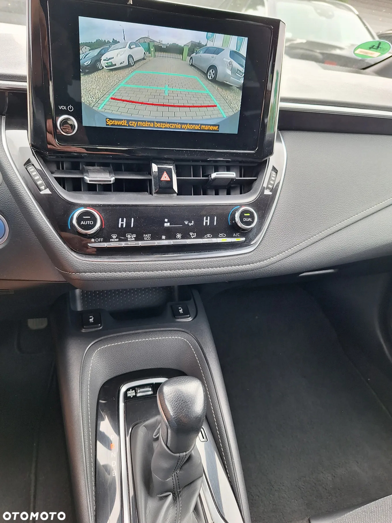 Toyota Corolla 1.8 Hybrid Style - 11