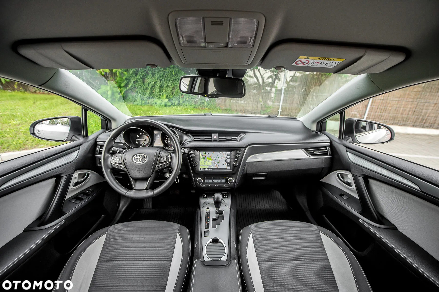 Toyota Avensis 1.8 Premium MS - 16