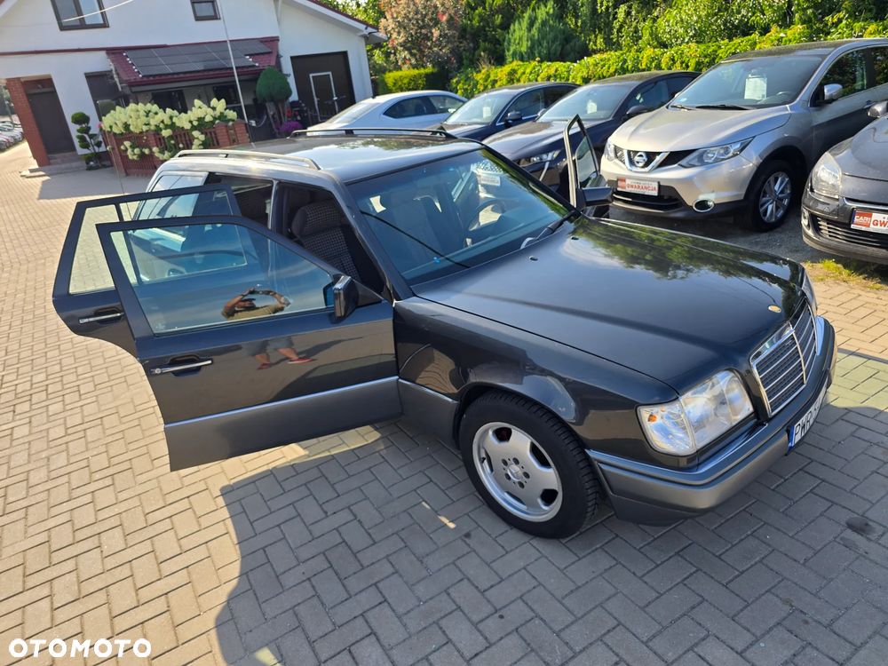 Mercedes-Benz Klasa E - 32