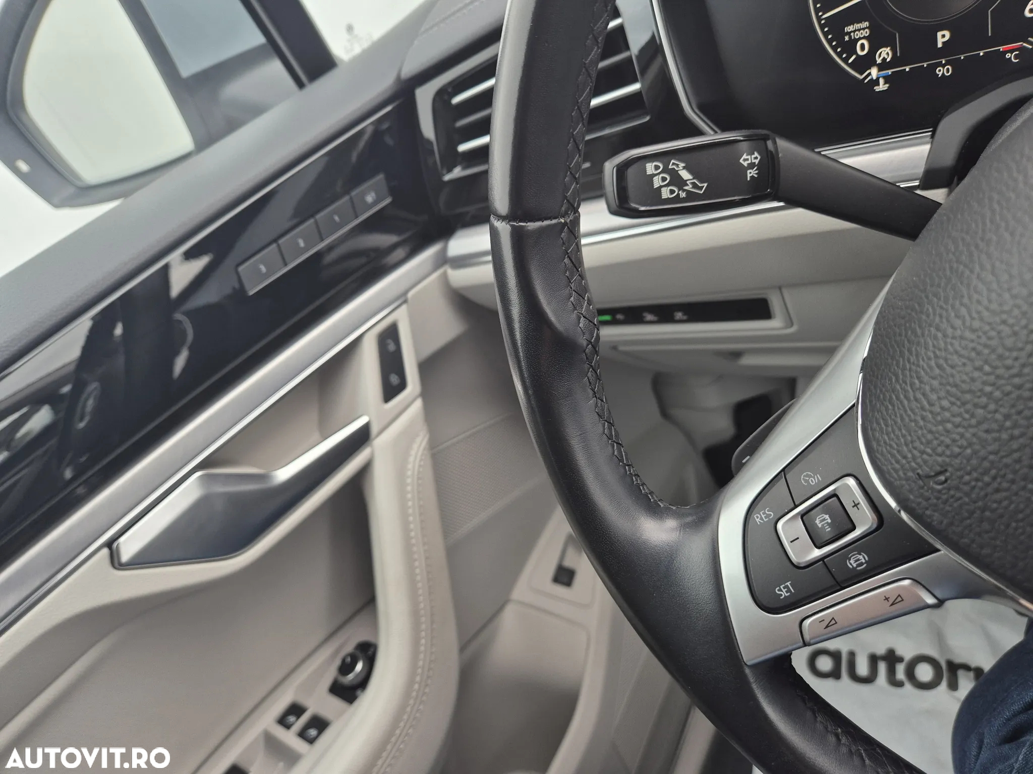 Volkswagen Touareg - 17
