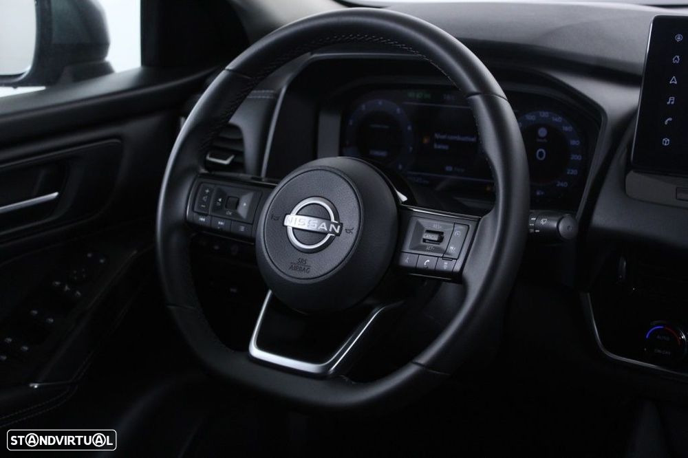 Nissan Qashqai 1.3 DIG-T N-Connecta LED+SKY - 16