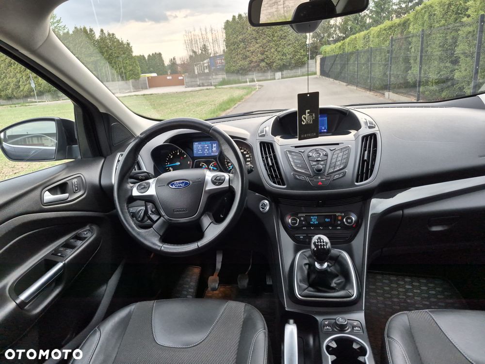 Ford Kuga 2.0 TDCi 2x4 Titanium - 14
