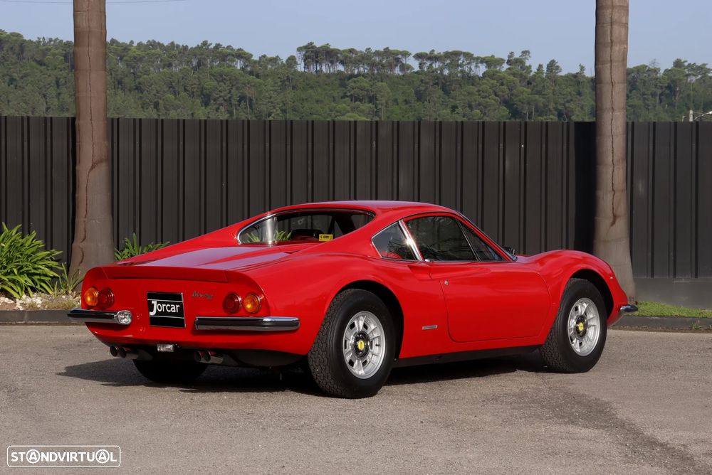 Ferrari Dino - 15