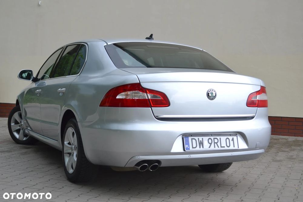 Skoda Superb 2.0 TDI Elegance DSG - 9
