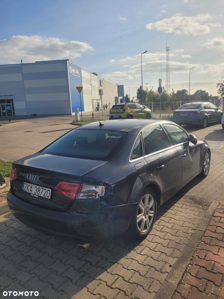 Audi A4 Limousine - 5