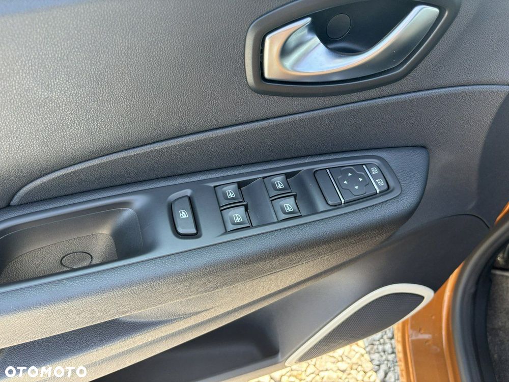 Renault Captur - 17