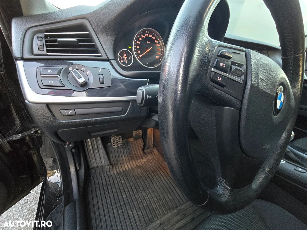BMW Seria 5 525d Touring - 6