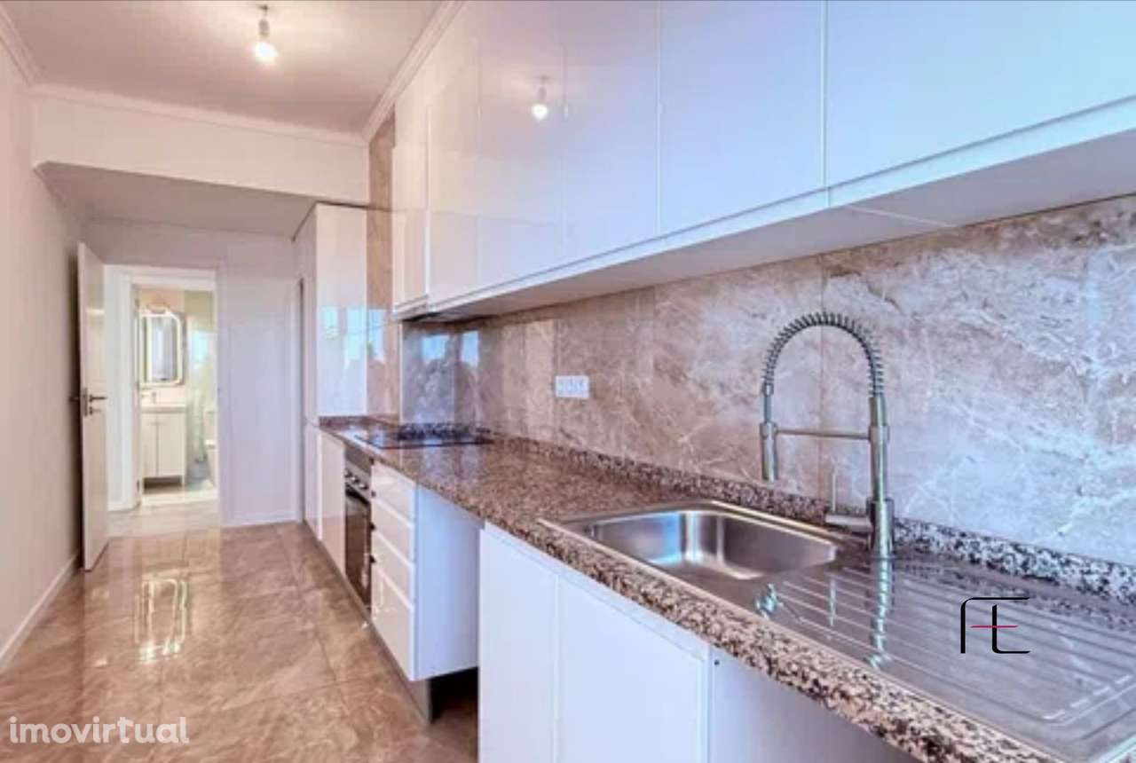 Apartamento T3 Venda em Portimão,Portimão - Grande imagem: 2/21