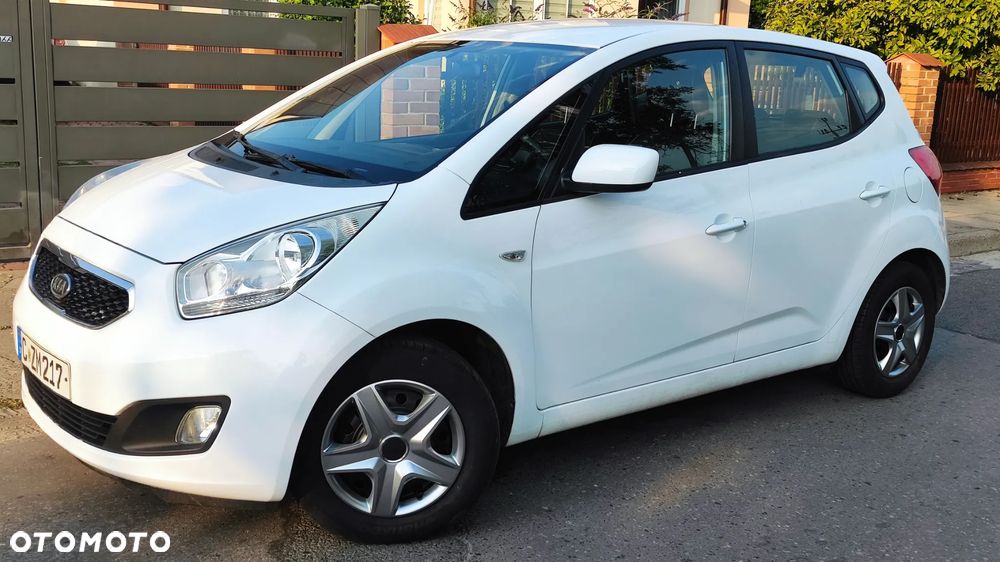 Kia Venga - 32