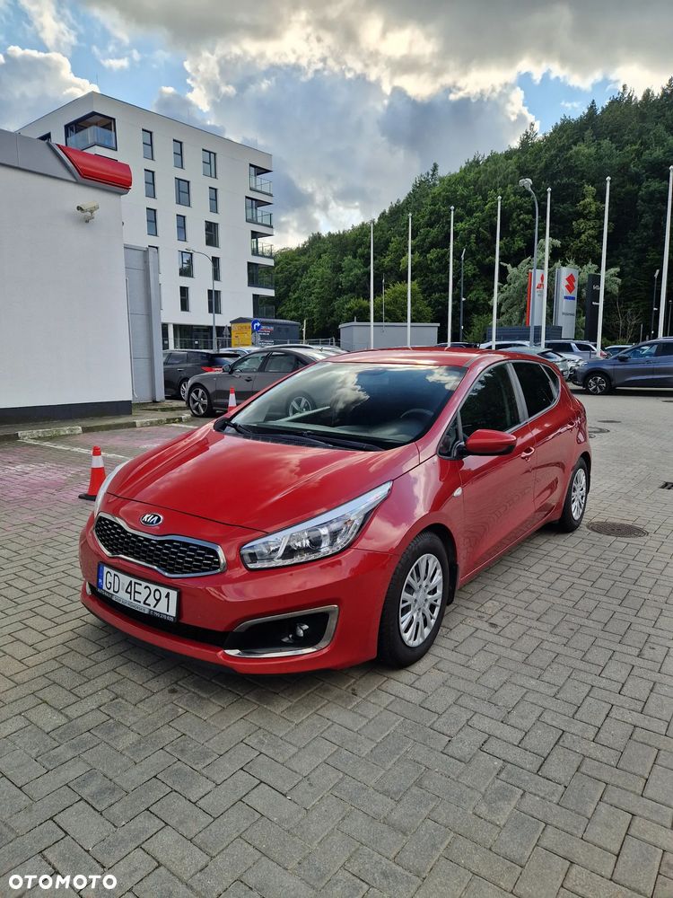 Kia Ceed 1.6 GDI L Business Line DCT - 1