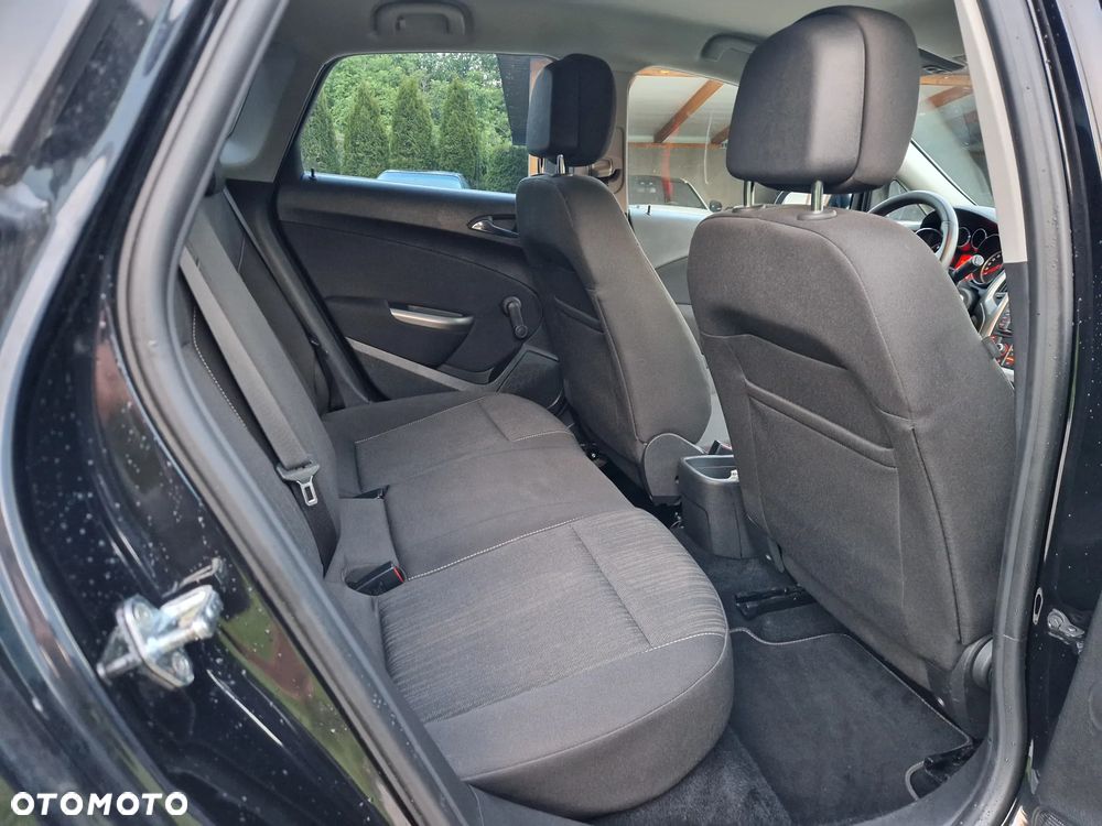 Opel Astra 1.6 NAVI - 39