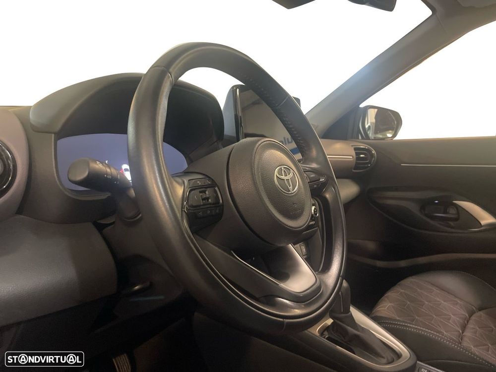 Toyota Yaris Cross 1.5 HDF Luxury - 12