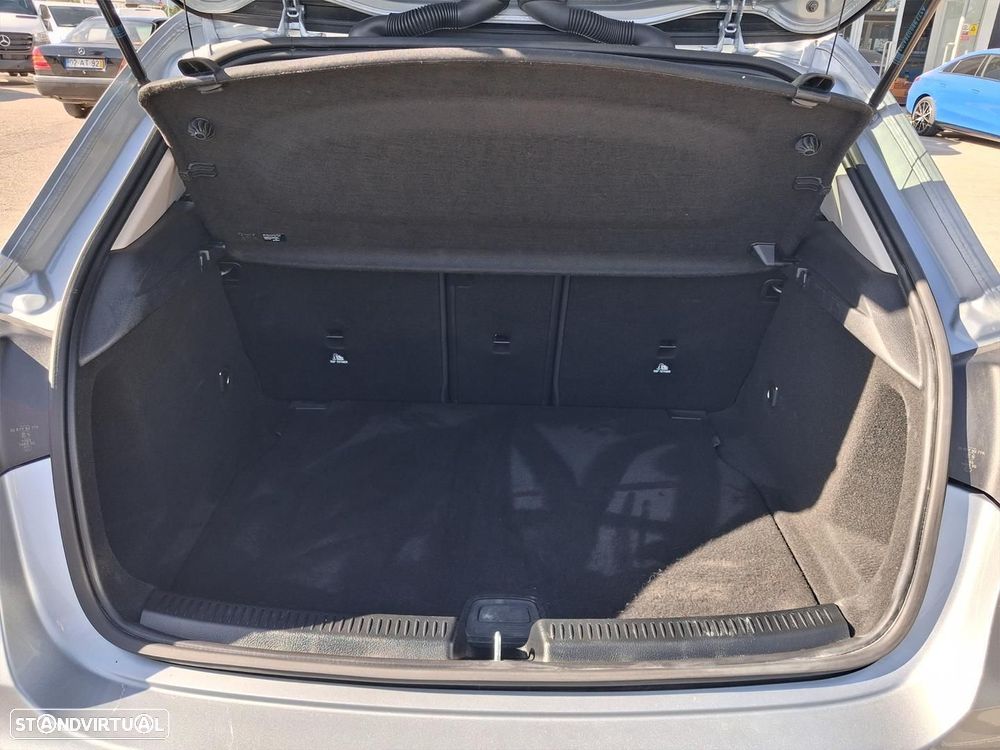 Mercedes-Benz A 200 Standard - 12