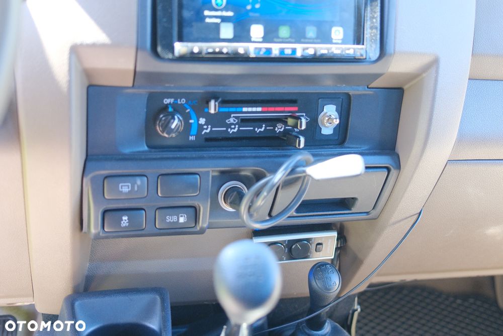 Toyota Land Cruiser - 24