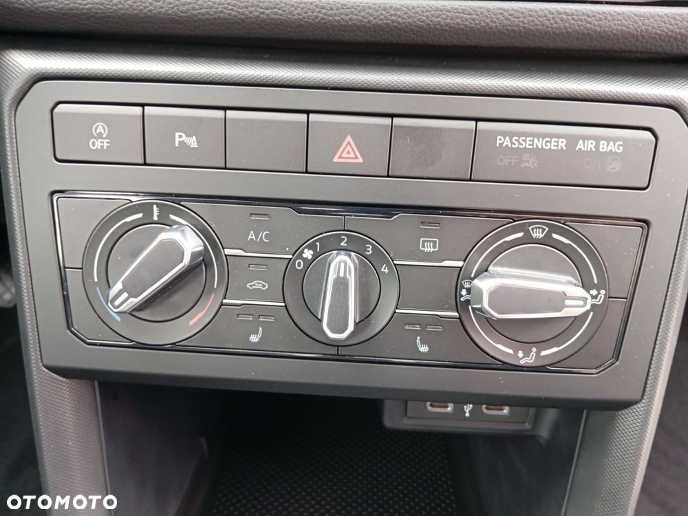 Volkswagen T-Cross - 21