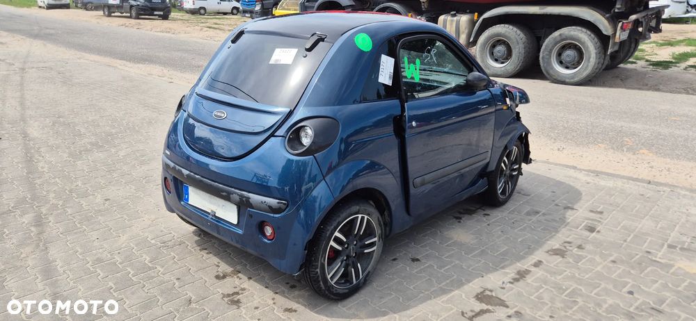 Microcar DUE - 12