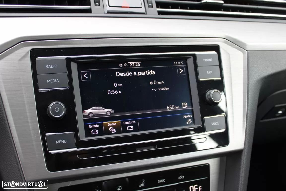 VW Passat 2.0 TDI Elegance - 18