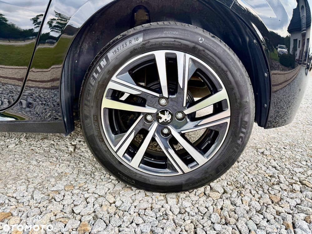 Peugeot 208 - 34