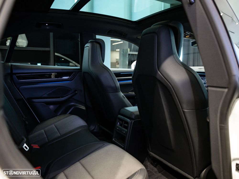 Porsche Macan Electric - 31