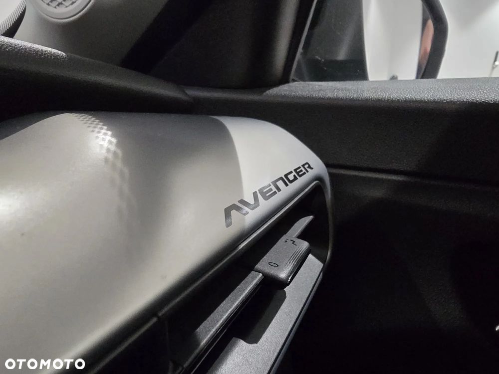 Jeep Avenger 1.2 T3 mHEV Altitude FWD eDCT6 - 12