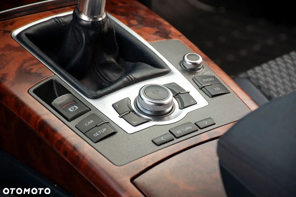 Audi A6 Limousine 2.4 - 32