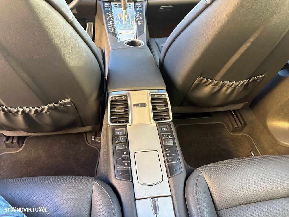 Porsche Panamera - 17