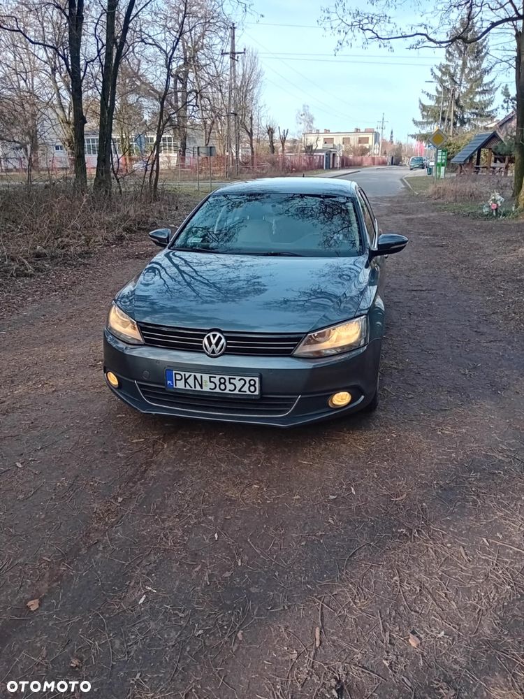 Volkswagen Jetta 1.6 TDI Highline - 1