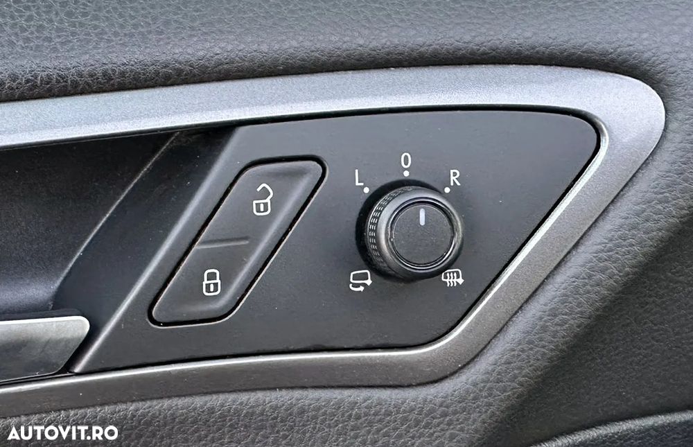 Volkswagen Golf - 28