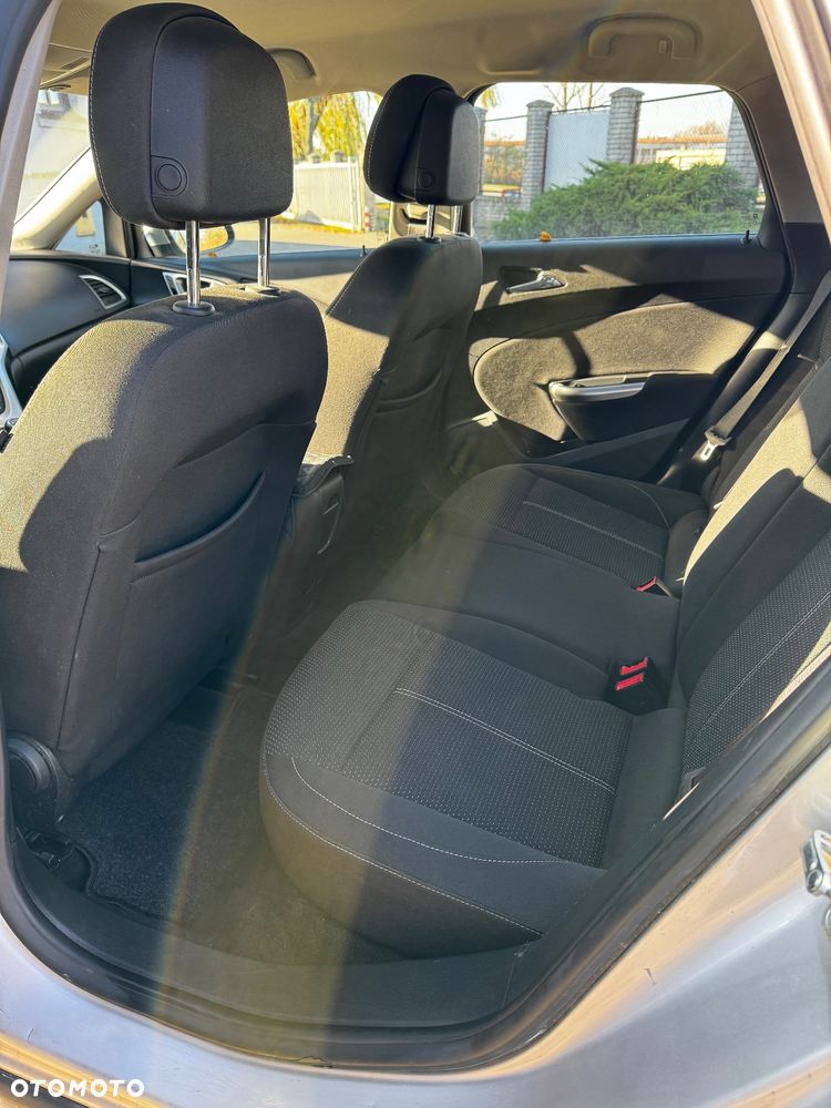 Opel Astra 2.0 CDTI Exklusiv - 6