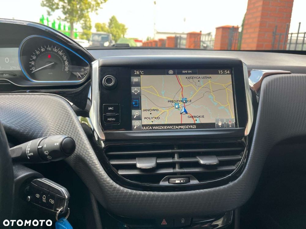 Peugeot 2008 1.6 BlueHDi Allure - 11