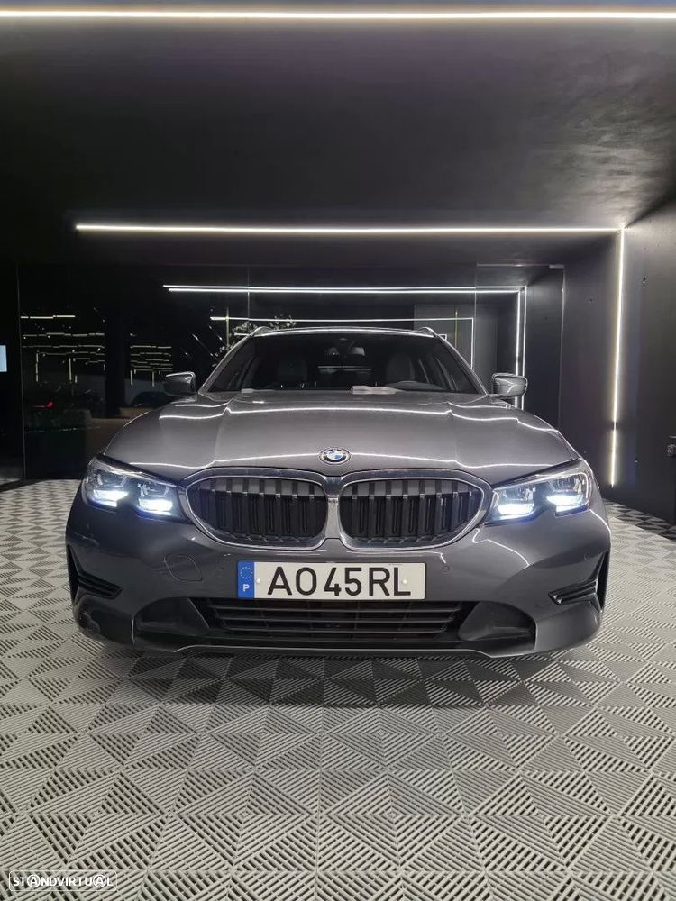 BMW 320 e Line Sport Auto — fotografia 9
