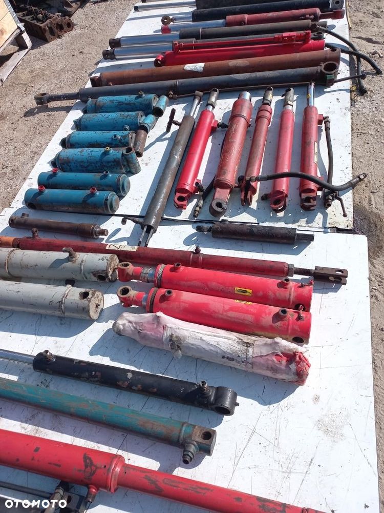 Siłowniki hydrauliczne ,siłownik elektryczny , rury wysypu 45100065,45100029, serta,12719910, hydac M91,M92 ACW021162A,siłownik kabiny massey,3773719m91,tollo linear LA14,quivogne VER04528, 0.9123,330.4 ,A4922096 ,CZUJNIK NACISKU OSI LOAD 969-0075, HYDAC 394488, AMAZONE M80X80 SIŁOWNIK PODNOŚNIKA SAME,DEUTZ HEDRA MF 32,34,36,38,40 - 15