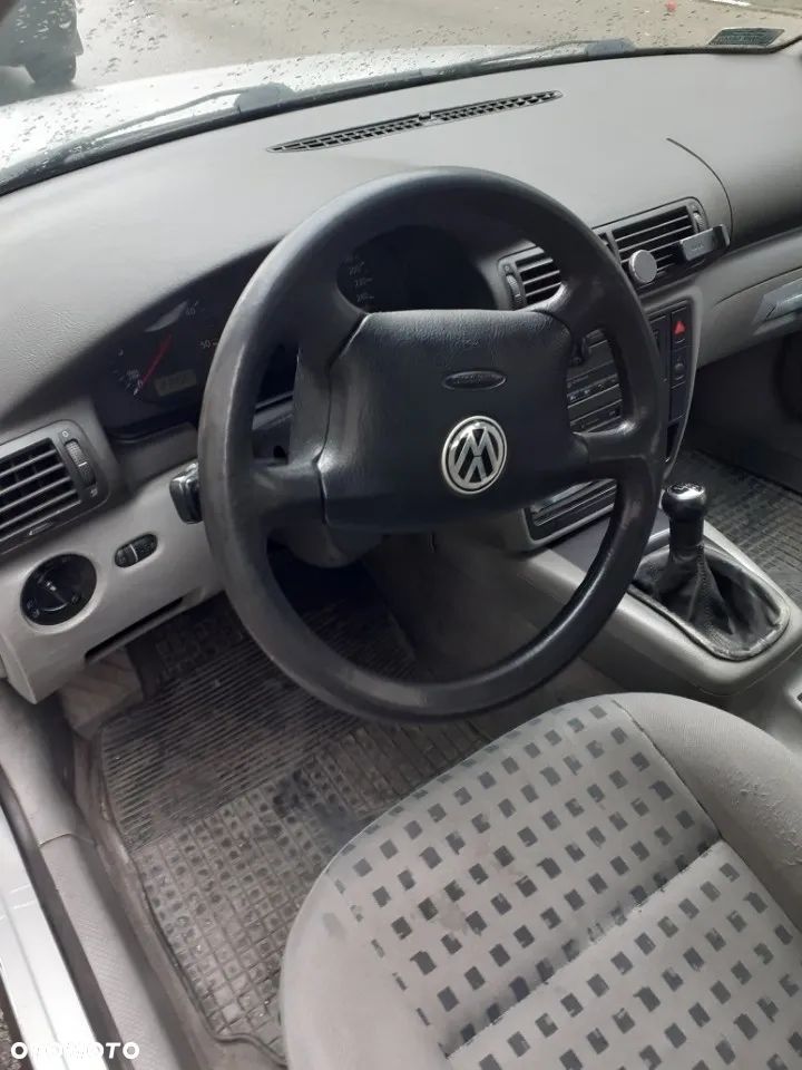 Volkswagen Passat 1.9 TDI Basis - 7