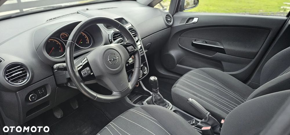 Opel Corsa 1.2 16V Innovation - 9