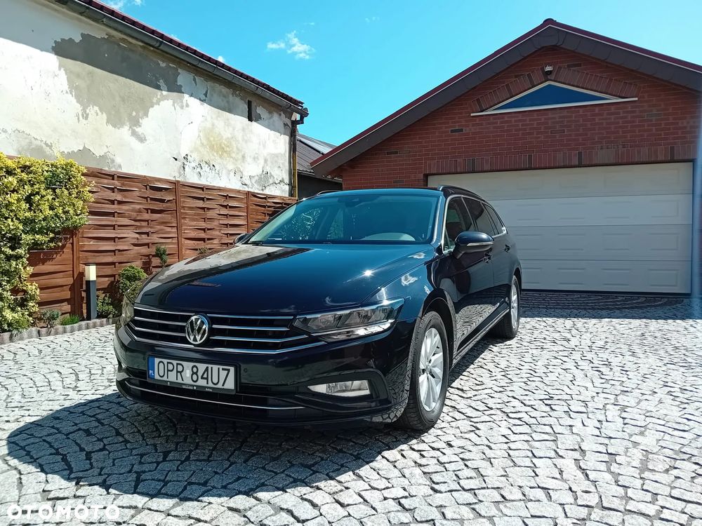 Volkswagen Passat - 1