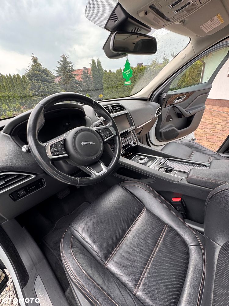 Jaguar F-Pace 2.0 i4D AWD Prestige - 16