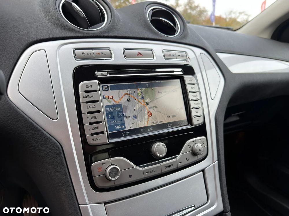 Ford Mondeo 2.0 Ghia - 31