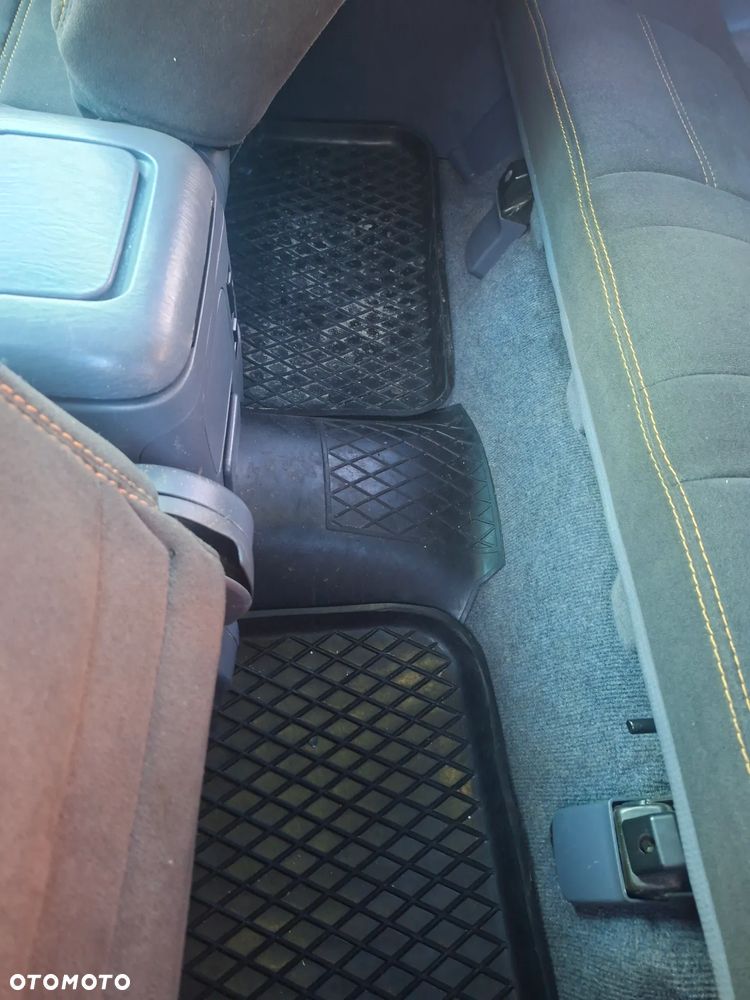 Toyota Land Cruiser KJ90 3.0 TD - 28