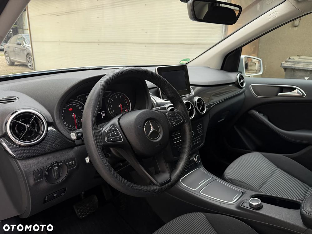 Mercedes-Benz Klasa B 180 (BlueEFFICIENCY) 7G-DCT - 7