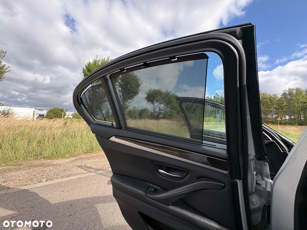 BMW Seria 5 535d xDrive - 34